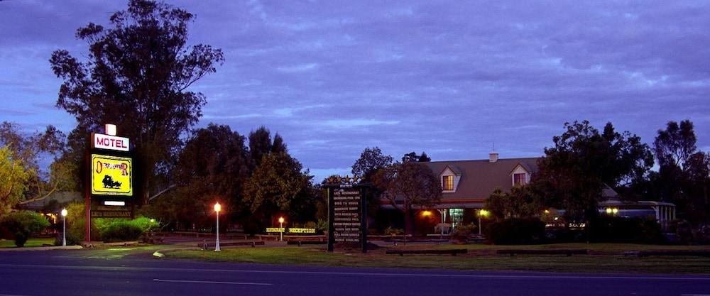 Overlander Homestead Motel Roma Buitenkant foto