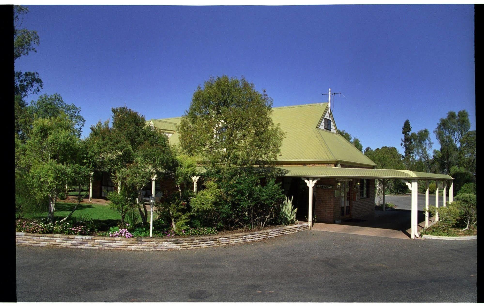 Overlander Homestead Motel Roma Buitenkant foto